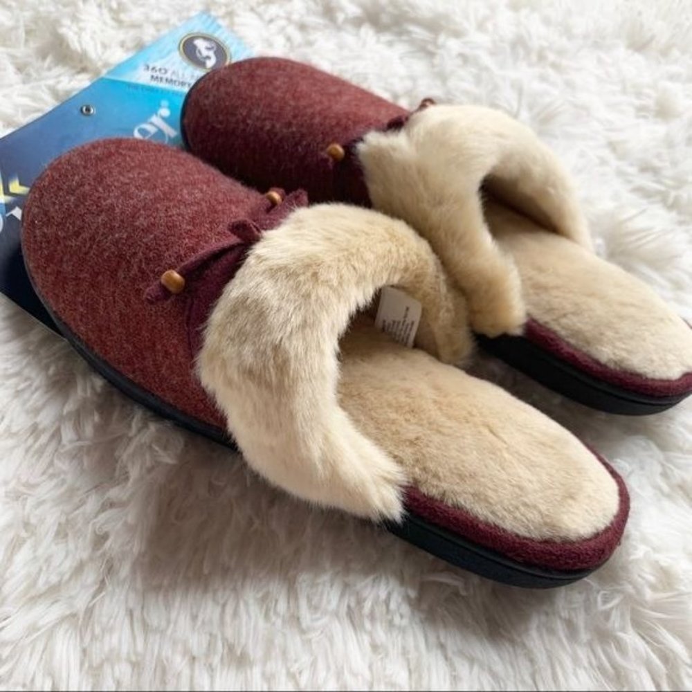 Isotoner 360 Memory Foam Slippers Large NEW